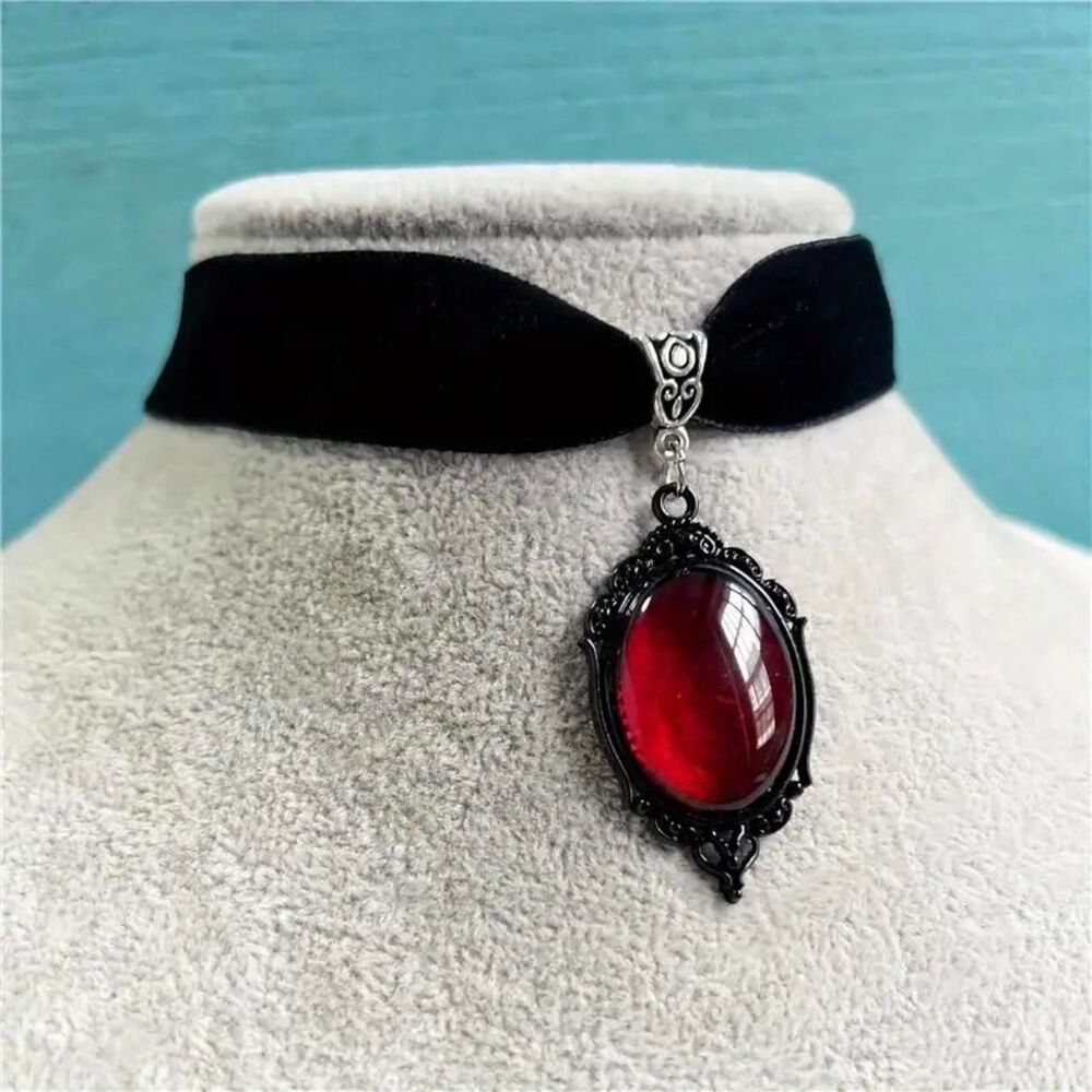 Goth witchy vampire choker